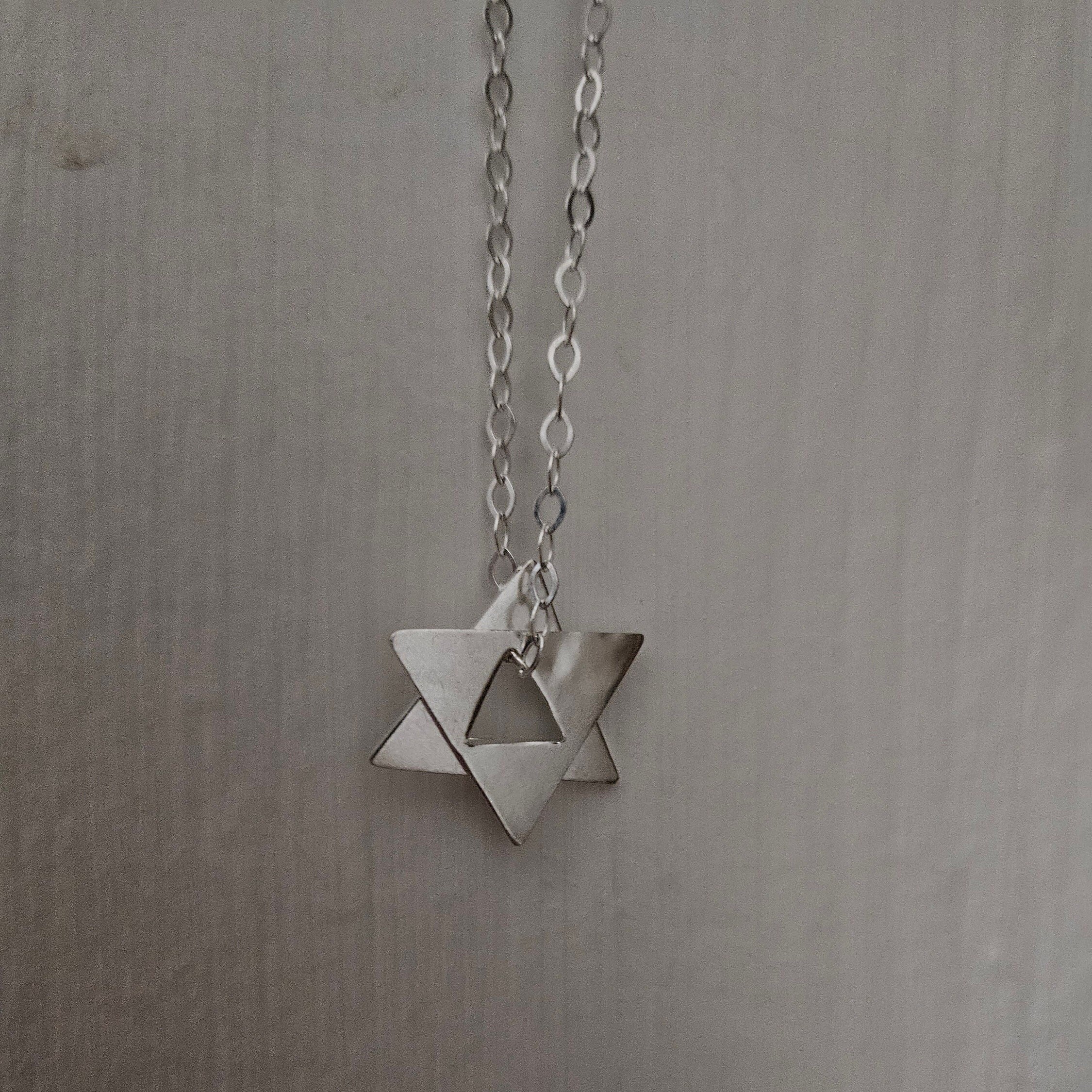 dainty_star_of_david_necklace_for_women