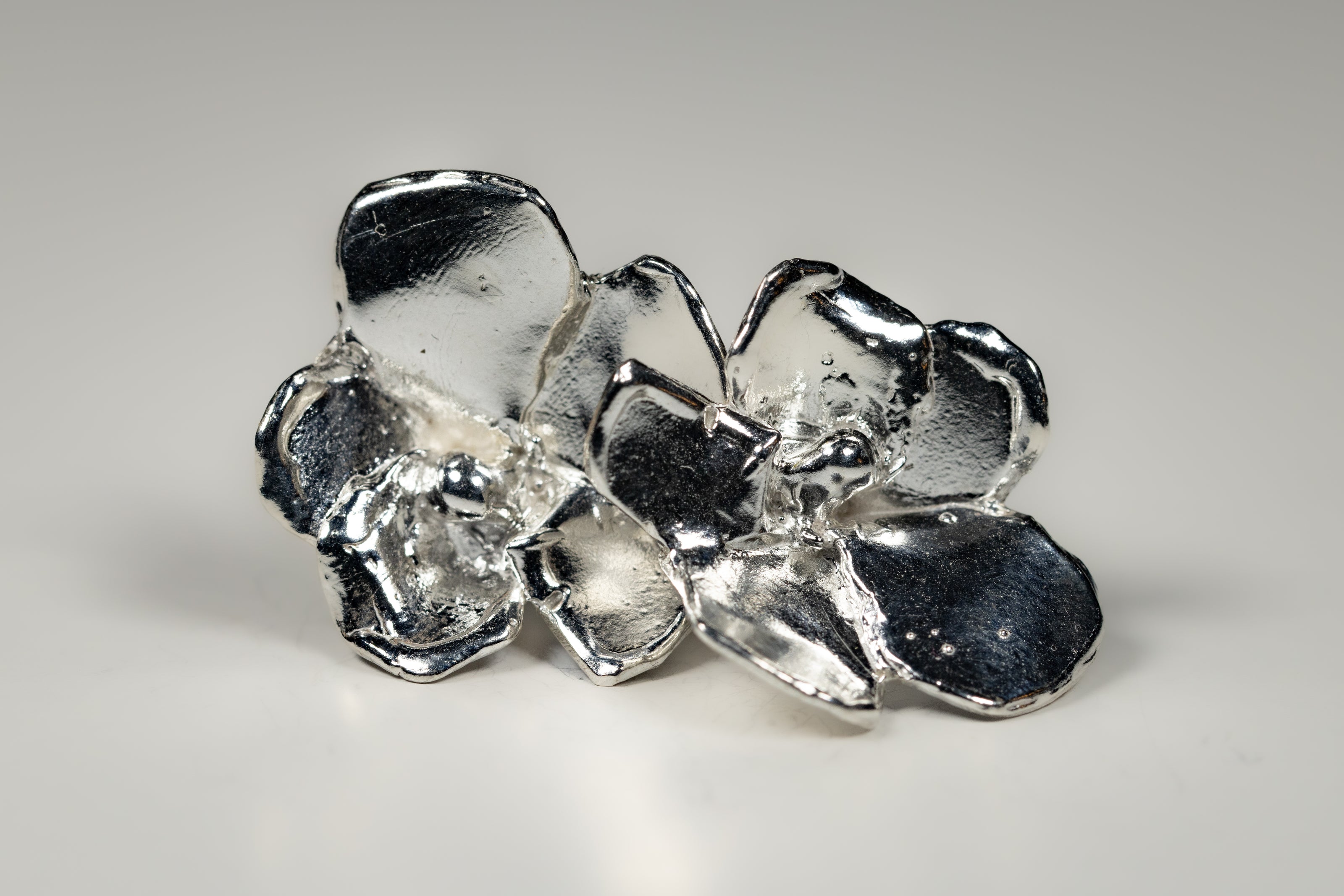 handmade_bloom_flower_stud_earrings_silver