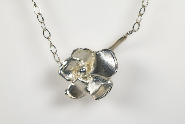 handmade_daisy_pendant_necklace_silver