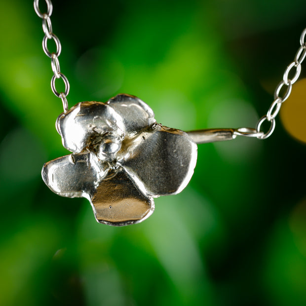 sterling_silver_flower_necklace_bloom_design