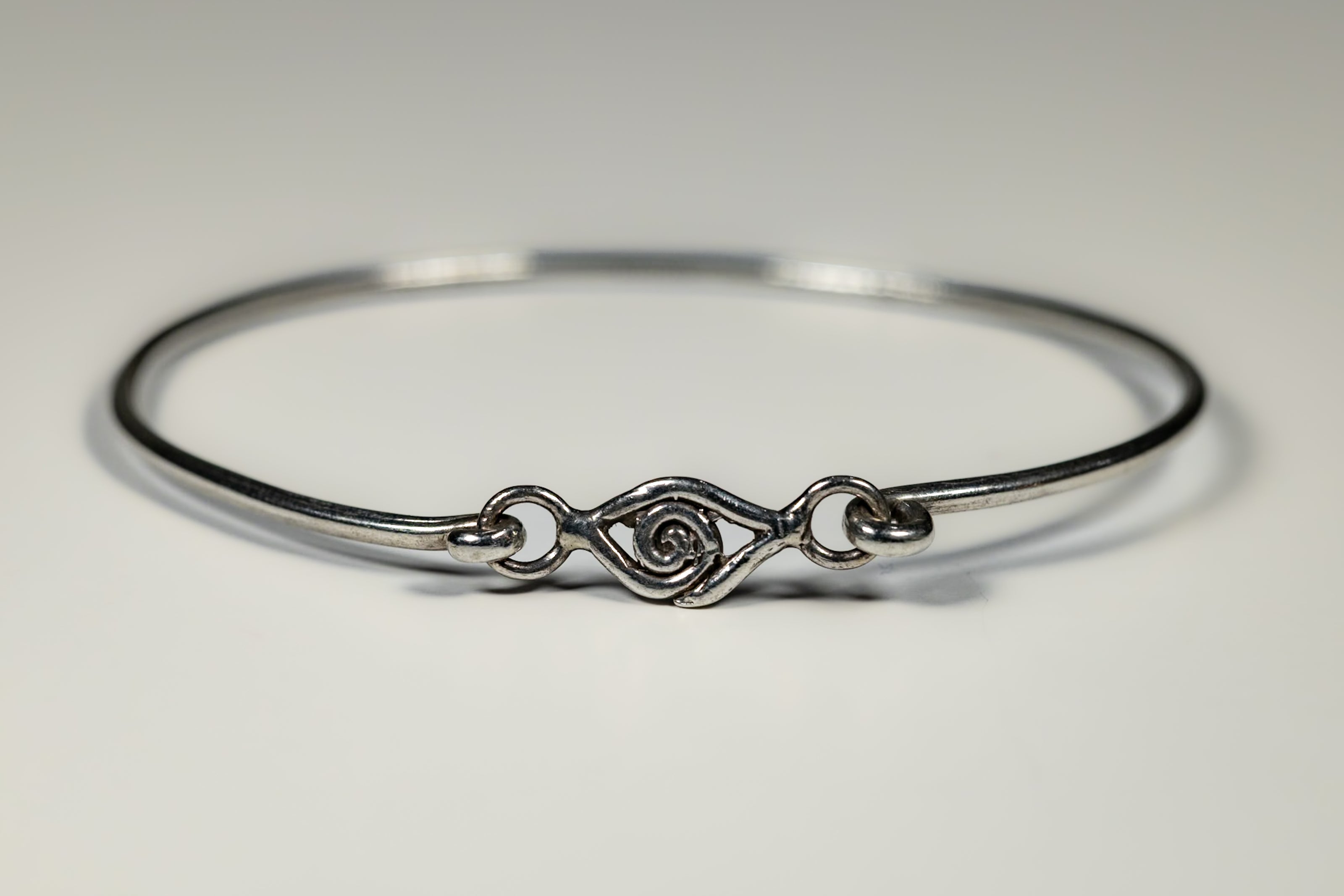 dainty_evil_eye_bracelet_good_luck_symbol