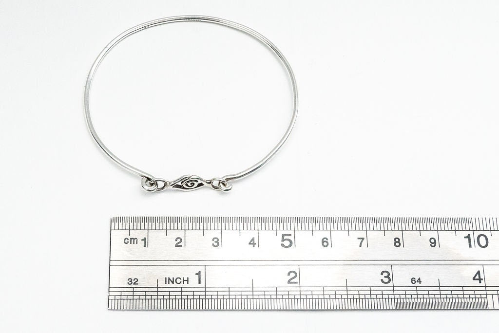 silver_evil_eye_bracelet_with_hook_clasp