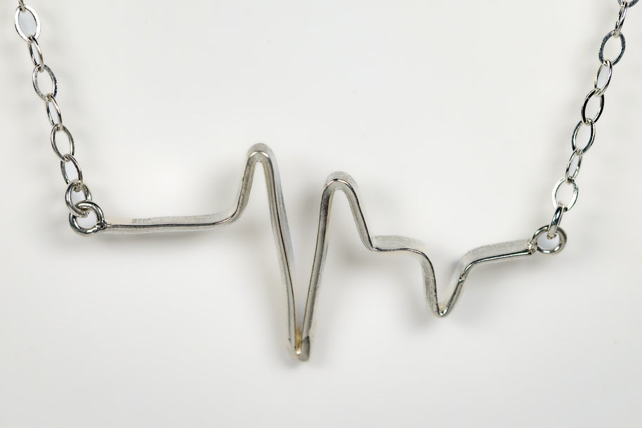 heartbeat_necklace_for_medical_professionals_graduation_gift