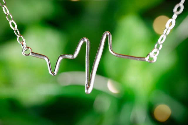 dainty_heartbeat_jewelry_symbol_of_life_and_love