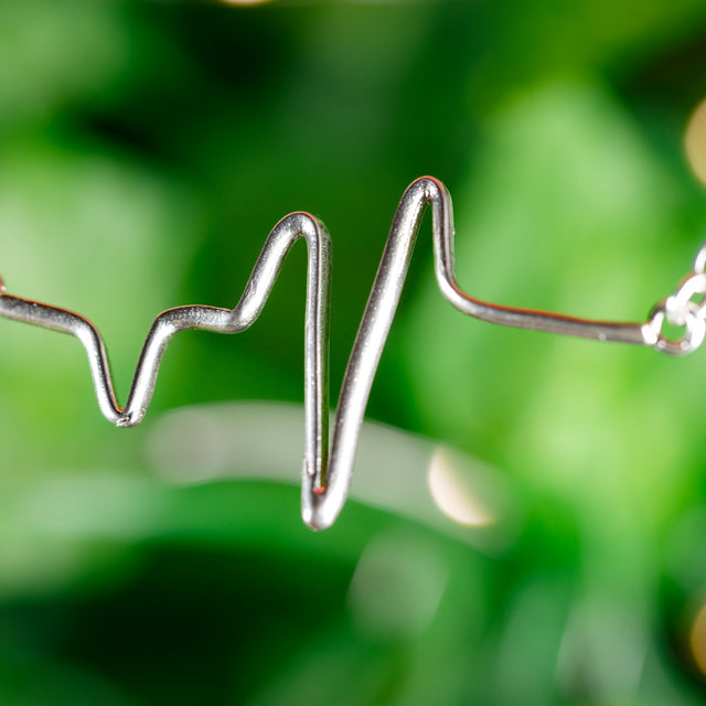 dainty_heartbeat_jewelry_symbol_of_life_and_love