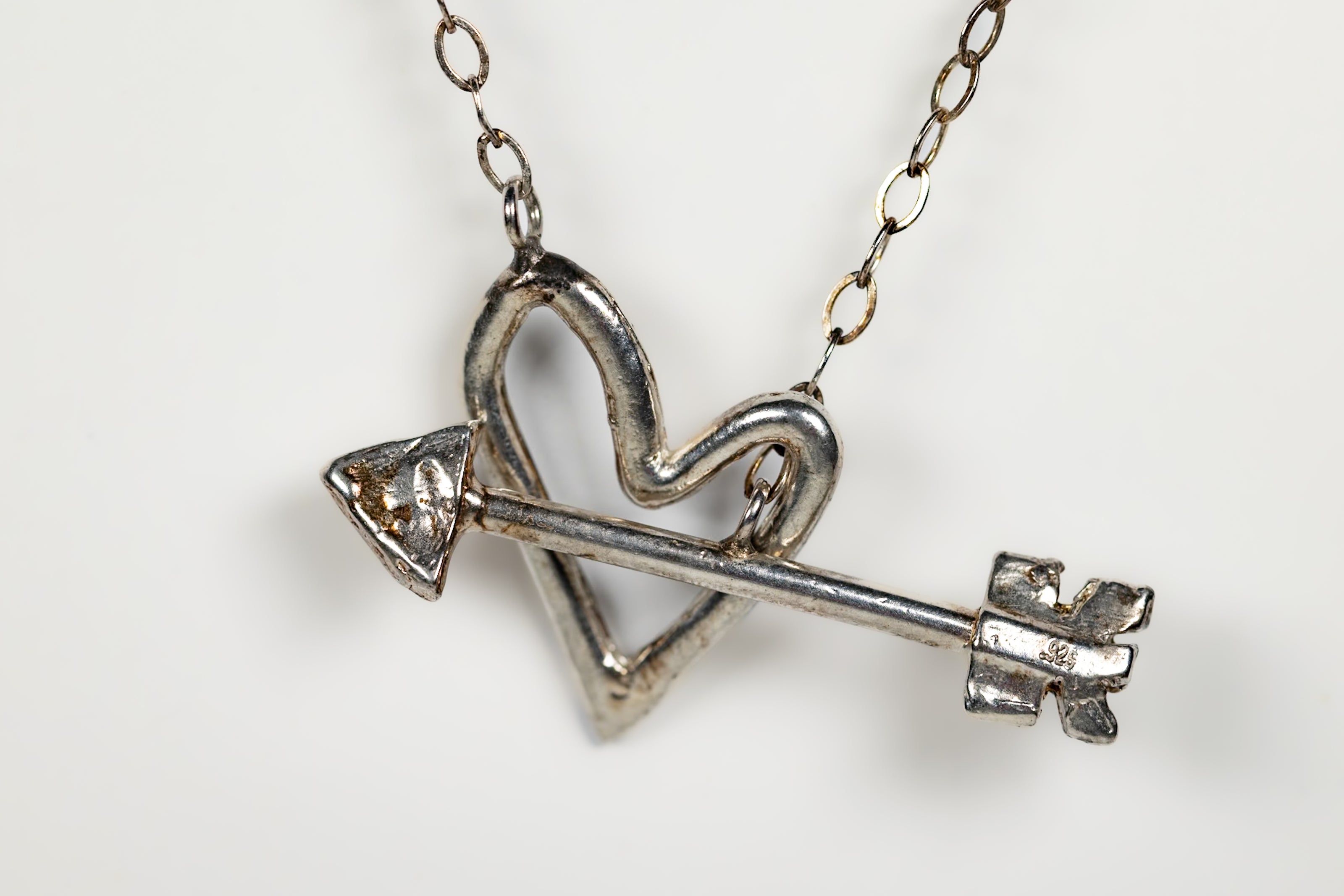handmade_lariat_necklace_with_heart_and_arrow