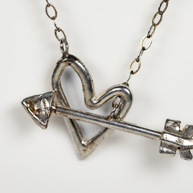 handmade_lariat_necklace_with_heart_and_arrow