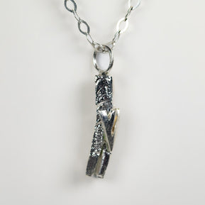 silver_mezuzah_pendant_faith_and_protection