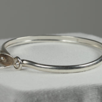 hammered_silver_flower_bangle_handmade