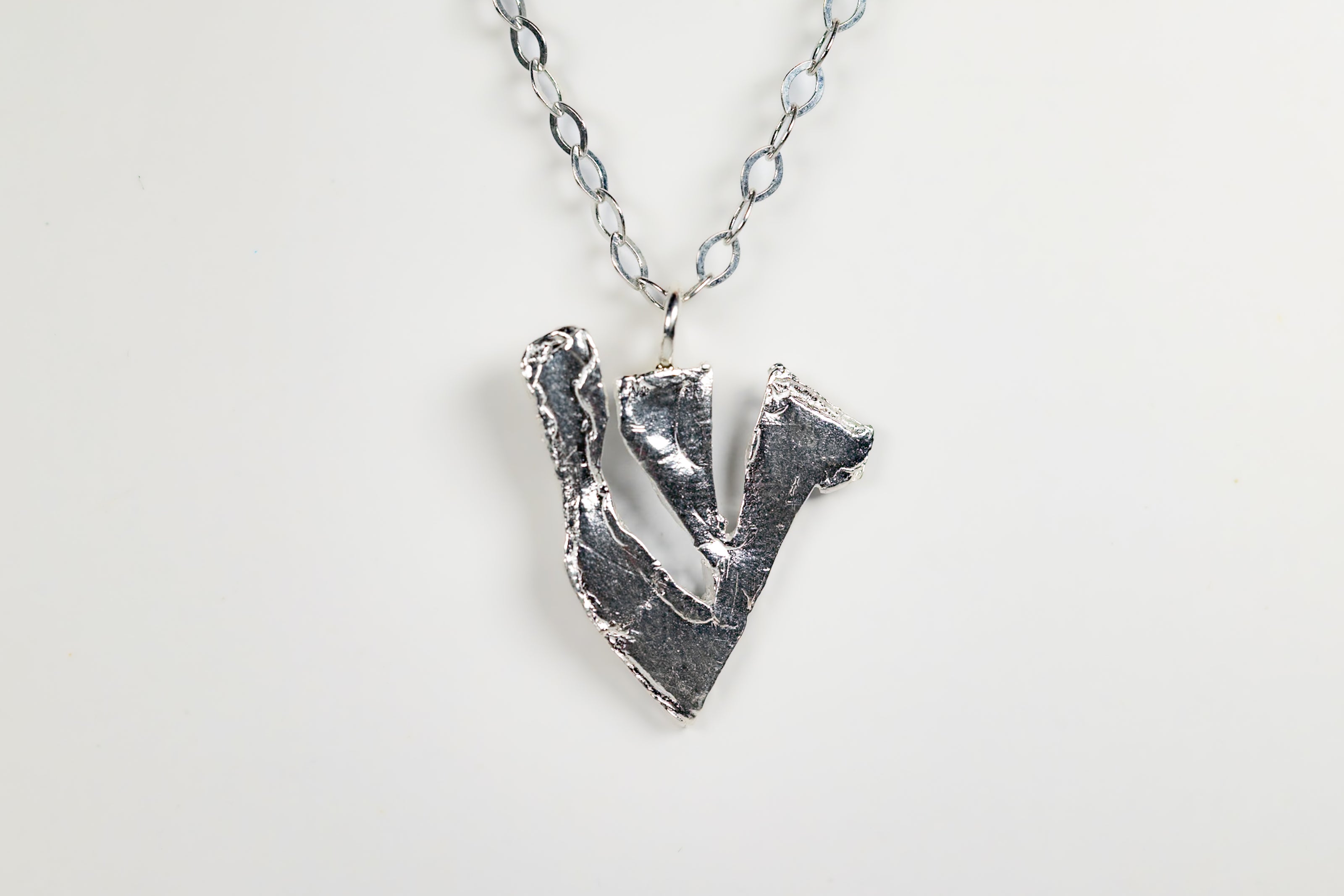 abby_joy_jewelry_shin_pendant_charity