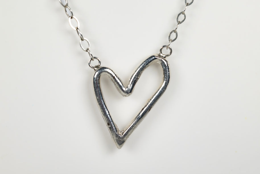 dainty_love_necklace_silver_handmade