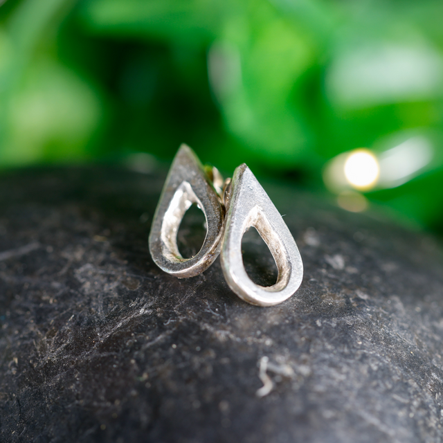 Sterling silver hammered teardrop earrings with blood drop charm – charity jewelry supporting the Leukemia and Lymphoma Society