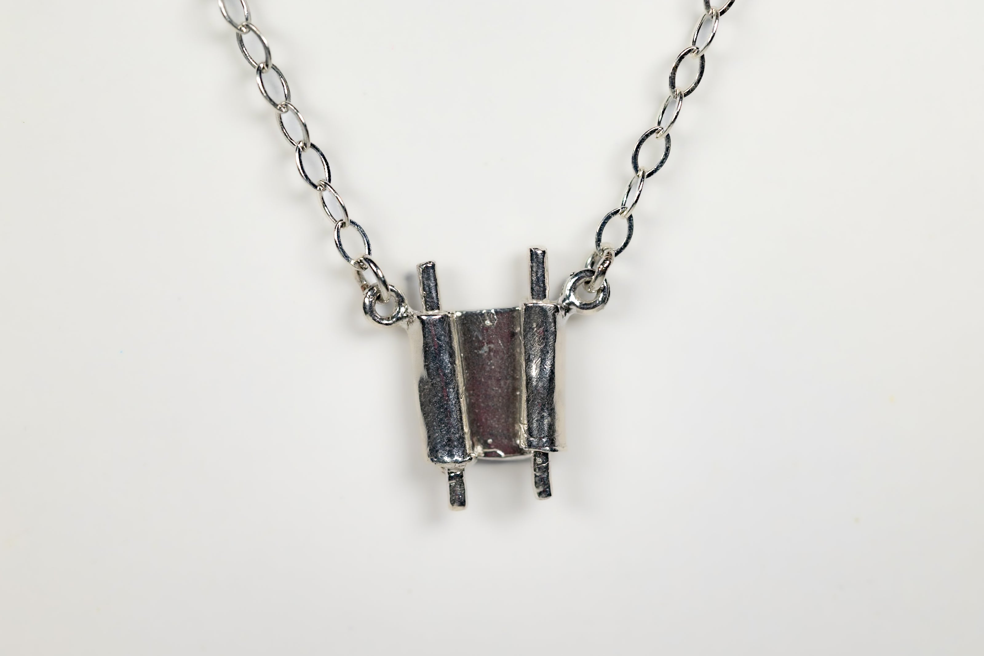 judaica_torah_scroll_pendant_in_sterling_silver