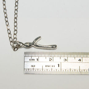 silver_wishbone_pendant_necklace_meaningful_gift